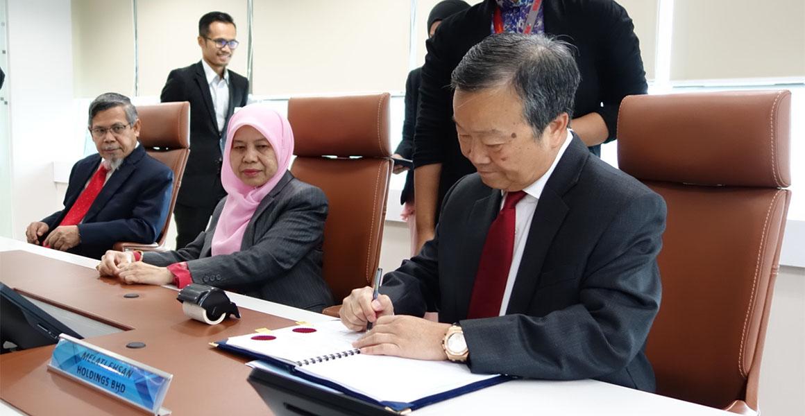 signing-me-city-pj-3